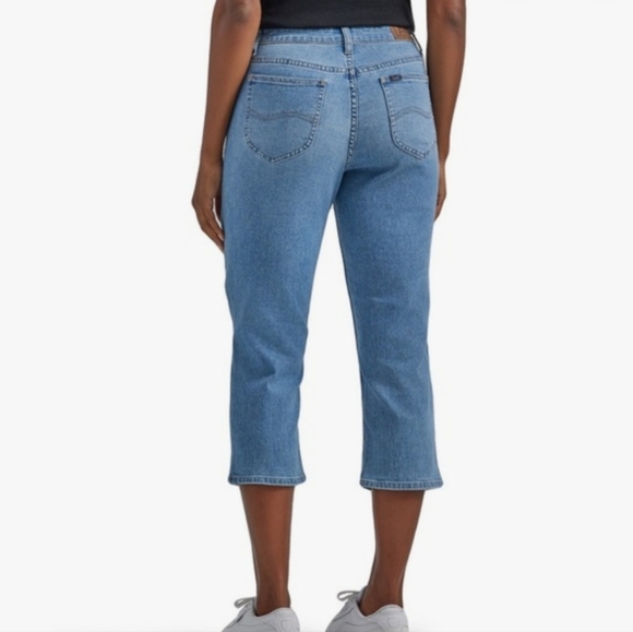 NWT Lee Riders Womens Capri Jeans Sz 20M Mid Rise Capri Denim Blue Jeans - Picture 2 of 7